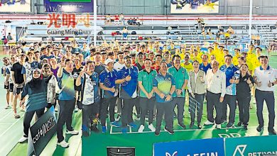 Photo of 18岁以下混合团体羽球赛 300青年州手竞技