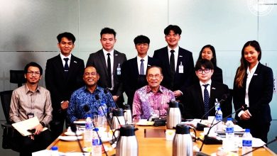 Photo of 首相安华会见英爱大马留学生 聚焦人才外流战略合作