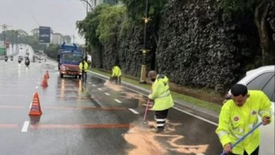 Photo of 新山市厅闪电行动 木削铺路吸油渍护安全