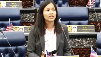 Photo of 囯会〡 男议员挑起女性穿V领 议长挺张念群 “没违规”
