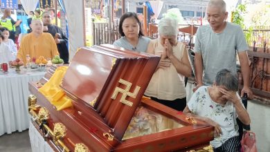 Photo of 情侣灵柩前后送火化 无缘最后一面