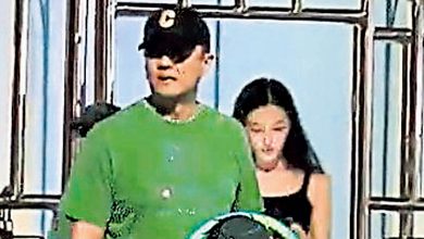 Photo of 王菲女儿李嫣吸电子烟 李亚鹏态度惹议