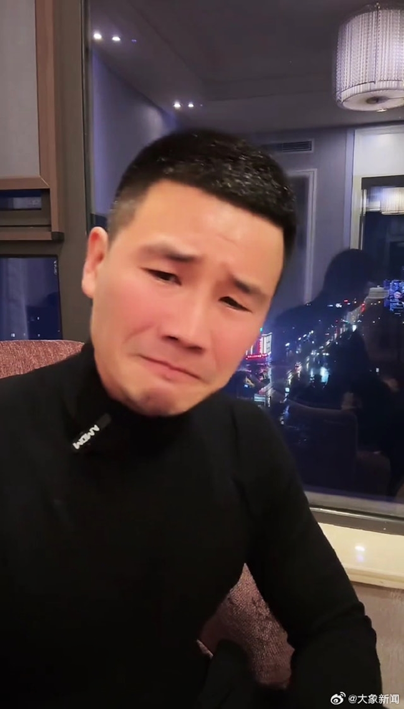 谢孟伟13日发布声明称，视频中的警服都是剧组拍摄专用戏服，并向警方道歉。