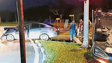 Photo of 让路鸣警笛监狱警车 四驱车遭另一车撞翻