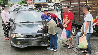 Photo of 巴口新村取缔非法载客车 麻坡交局扣1车开3罚单