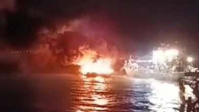 Photo of 火烧船 25人跳海求生