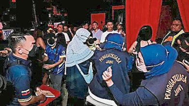 Photo of 突击3无照娱乐中心 执法队捕32吸毒者