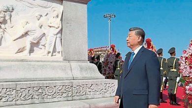 Photo of 出席烈士纪念日  习近平敬献花篮
