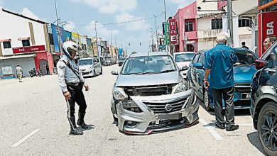 Photo of 马口大街小意外 交警路过指挥交通