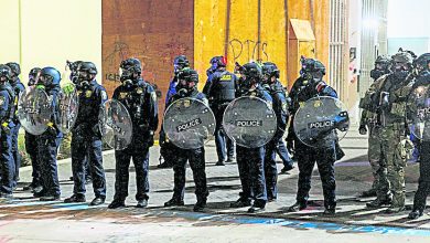 Photo of 允用全部武力护ICE设施 特朗普派兵部署波特兰