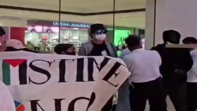 Photo of 隆TRX苹果直营店开卖iPhone17手机      约20示威者登门快闪揭苹果涉各种罪行