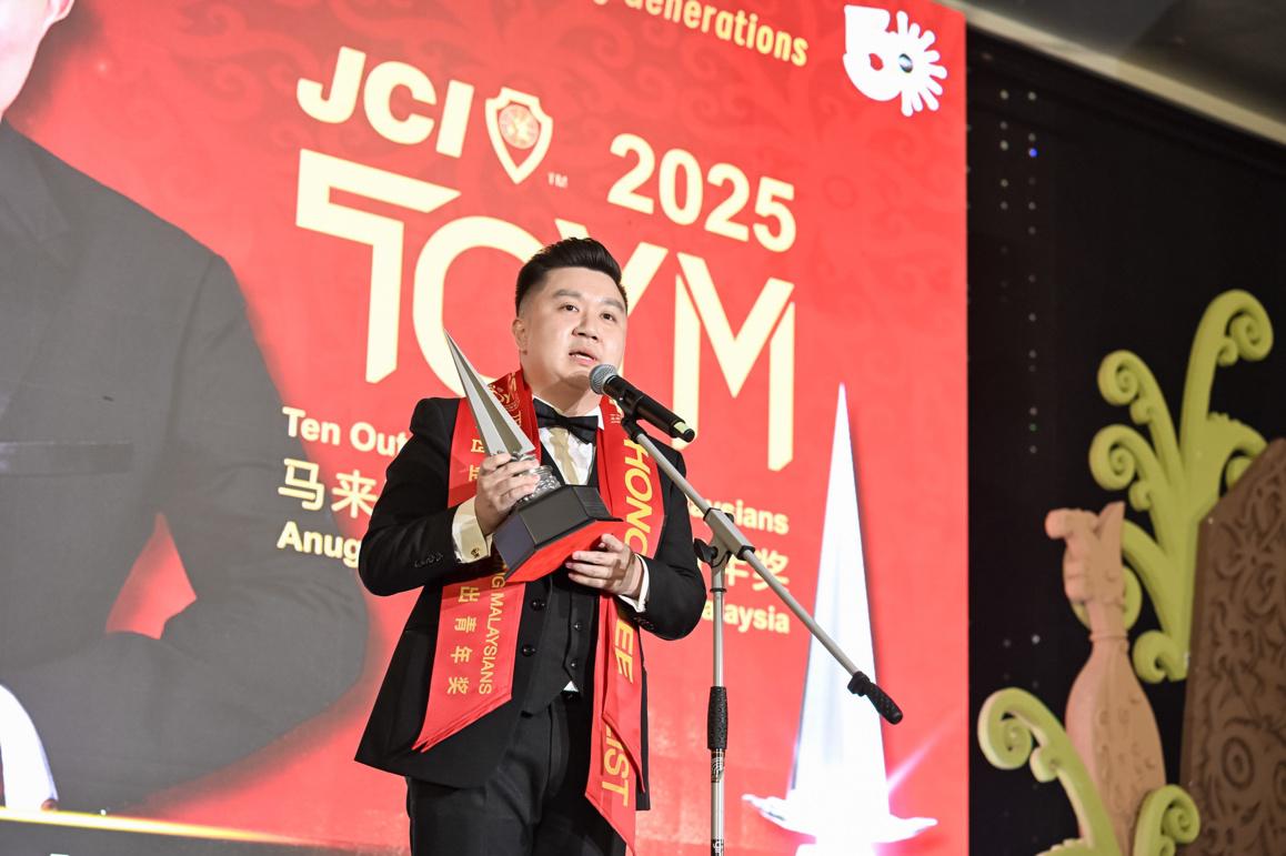 张守智在致辞中强调，这份荣誉不仅属於他个人，更属於所有无私奉献丶积极服务社会的人士。