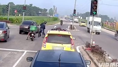 Photo of 2骑士红灯路口打架 警援引伤人罪调查