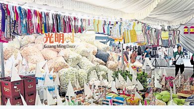 Photo of 明修善社妇女组制近万祭品 冥衣兼具时尚和传统