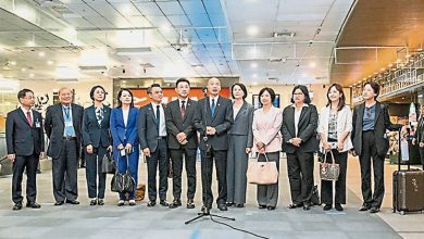 Photo of 韩国瑜率立委团访日麻生太郎接见