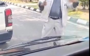 Photo of 危险驾驶被骂 司机辩称：有蚂蚁啦！