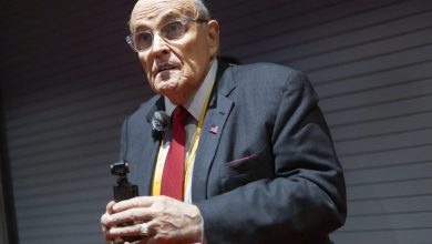 Photo of 特朗普前私人律师朱利安尼车祸 脊椎骨折重伤