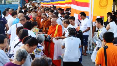 Photo of 叶进燕: 68僧人托钵 象征我国独立68周年  