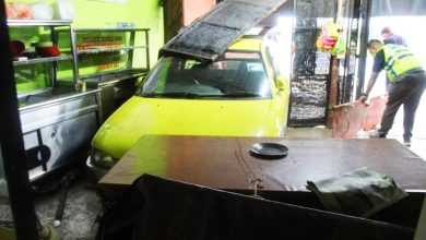 Photo of 清晨开车外出失控 车撞入食店 七旬司机亡