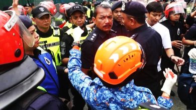 Photo of 拆屋酿冲突 警官脸挂彩