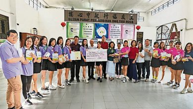 Photo of 优美义工团筹9688元 捐献峇冬丁宜安老院