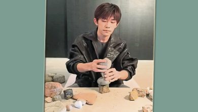 Photo of 17分钟直播只堆叠石头 易烊千玺状态粉丝担心