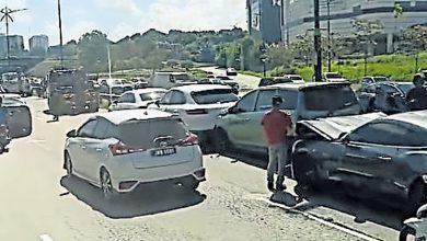 Photo of 4车连撞无人伤亡 司机究责吵翻天