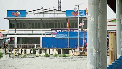 Photo of 强风袭击 吉胆岛渔村民宅掀顶