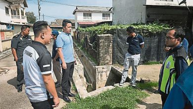 Photo of 陈俊广巡视水灾黑区 召集民众大扫除防灾