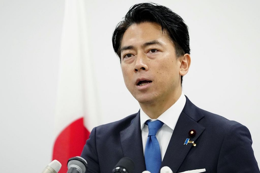 44岁的小泉进次郎出任防卫大臣