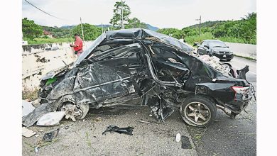 Photo of 车失控撞分界堤 夫妻1死1伤