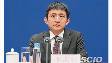 Photo of 8月访华府不请自来 贝森特批李成钢战狼