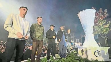 Photo of 亚特兰大118周年庆 制欧联杯大理石雕像