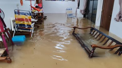Photo of 太平多地水灾后断电增救灾难度   多人合力齐把受困老妇抬上二楼
