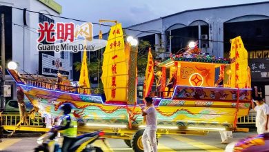 Photo of 九皇大帝回銮场面庄严 威中及大山脚斗母宫信徒夹道送驾