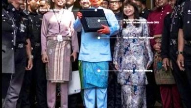 Photo of 安华预算案日“OOTD” 蓝衣黑包棕鞋 展现对大马制造支持