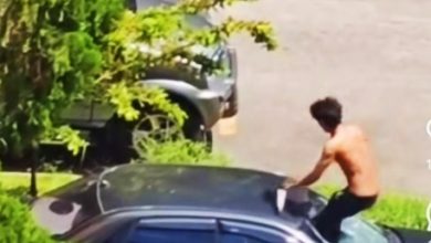 Photo of 持刀追人 乱跳砸车 青年疑吸毒失控好吓人