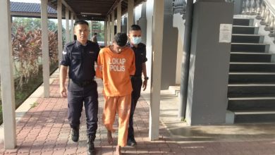 Photo of 涉嫌组屋砍人 23岁男不认罪 父亲获口头保释