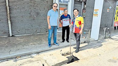 Photo of 甲格西当马六甲商场一带沟渠 12年未清理淤泥逾1尺