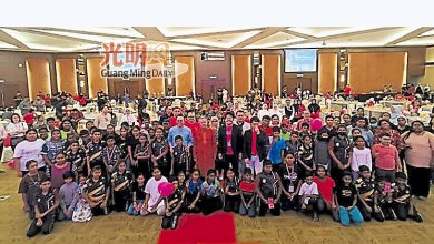 Photo of 永旺基金会屠妖节送暖 派紫包及弱势家庭购物金