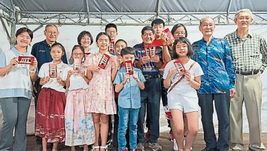Photo of 【槟福州会馆庆中秋颁奖学金】学生玩手机成绩下滑 赵敏树吁家长重视教育
