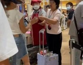 Photo of 商场购变全武行 大妈港女互打