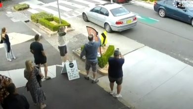 Photo of 宝马撞户外餐区 致七旬妇女重伤 肇事司机逃逸被捕