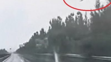 Photo of 网传SUV山西高速公路失控撞栏翻滚 女子被甩到空中