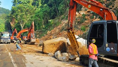 Photo of 续清理浮罗敦沙顿路 再里尔：加紧处理巨石