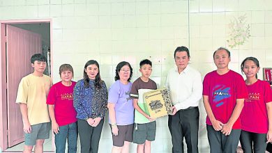 Photo of 少年失至亲经济陷困 金宝国州议员送暖