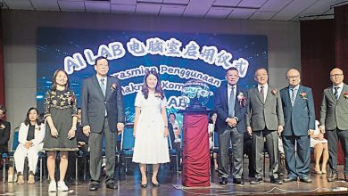 Photo of 【协和中学高中毕业典礼】王锦发：电脑室更新 象征协和迈向数码化