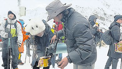 Photo of 珠峰降暴雪近千人受困 数百人陆续脱险下山