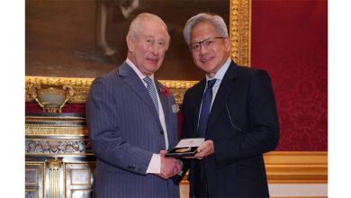 Photo of 黄仁勋领取工程界诺贝尔奖 英王一开口令他震惊