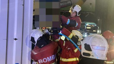 Photo of 南北大道3车连撞 箱柜罗里司机被困身亡